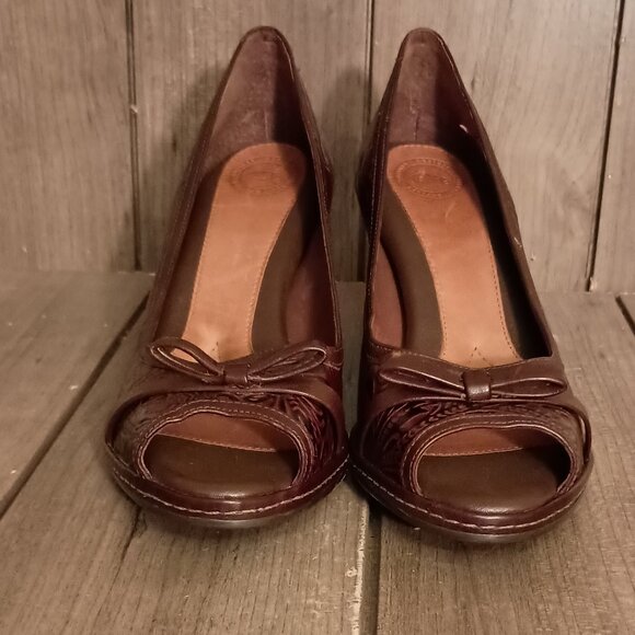Nurture Sandee Peep Toe Brown Leather Embossed Heel Pumps Size 8M - Picture 3 of 16